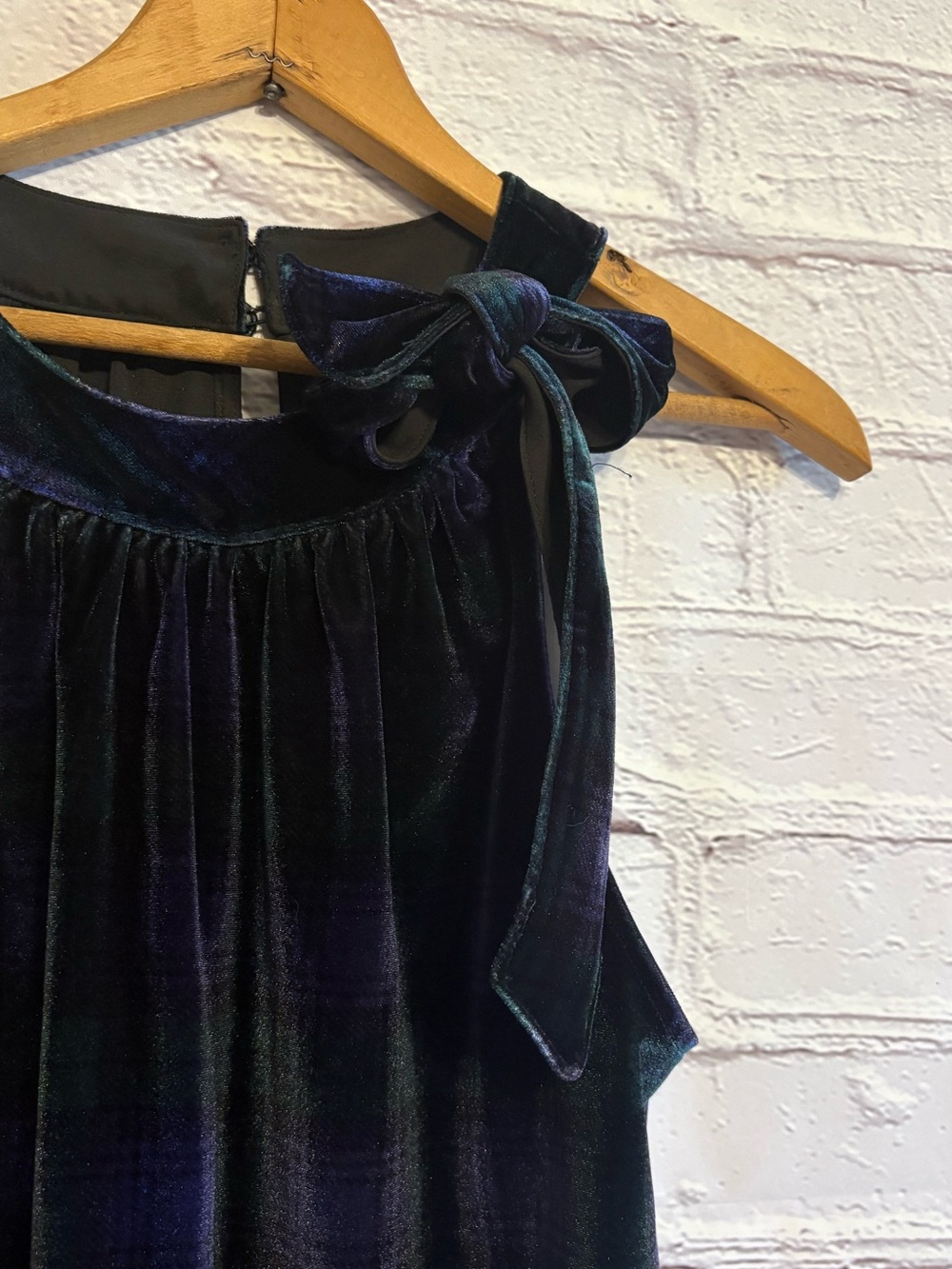 Vineyard Vines Black Velvet Tie-Shoulder Sleeveless Blouse - Picture 4 of 11